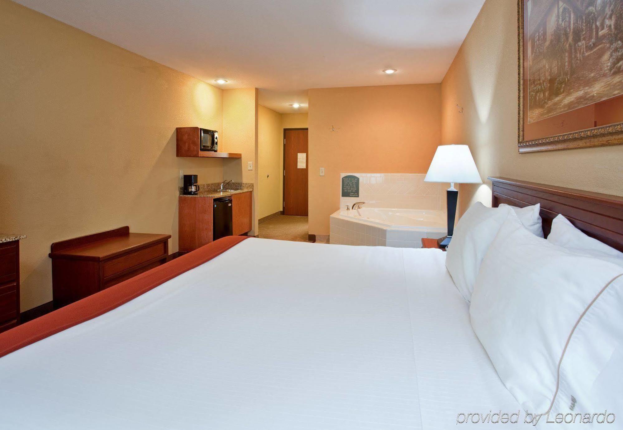 Holiday Inn Express Hotel & Suites Maryville By Ihg Phòng bức ảnh